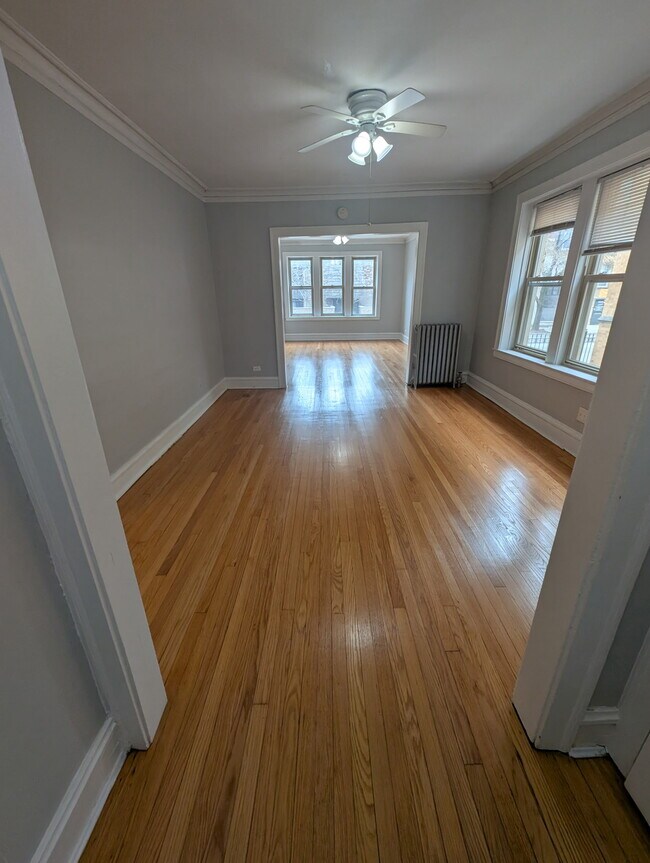 Foto del edificio - 3438 W Foster Ave