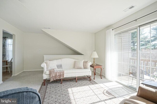 Building Photo - 108 Firethorne Ct