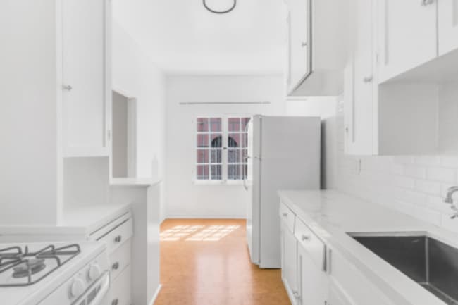 Photo - 366 N Sierra Bonita Ave Apartment