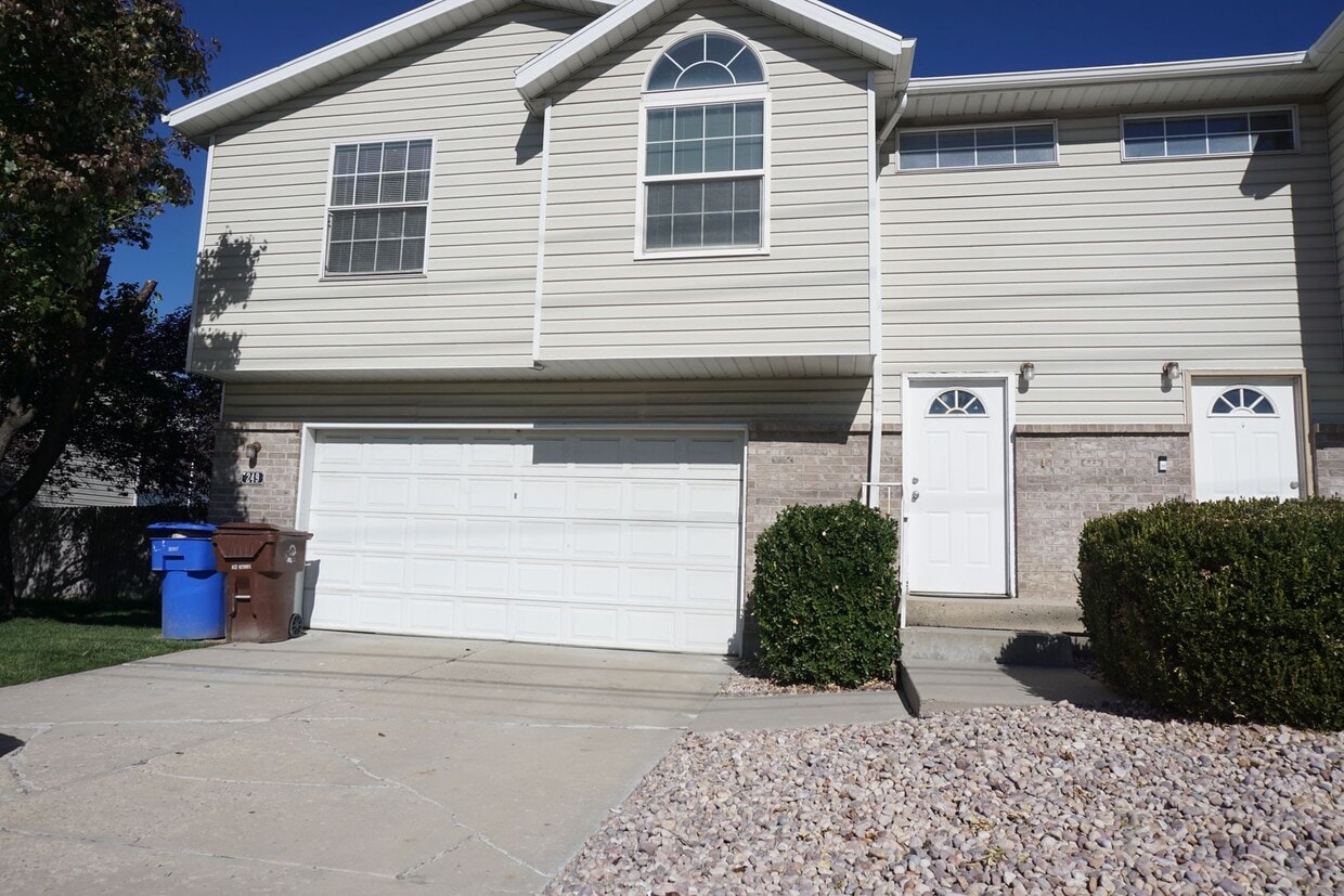 Primary Photo - Centrally Located 3 Bedroom Midvale Home