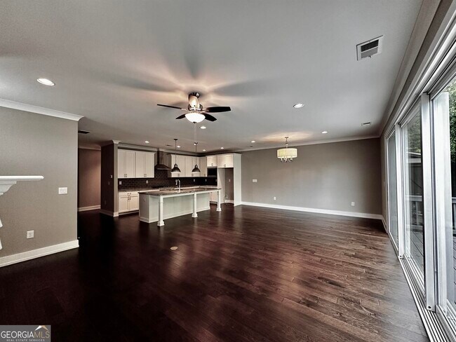 Foto del edificio - 207 Bellehaven Pl