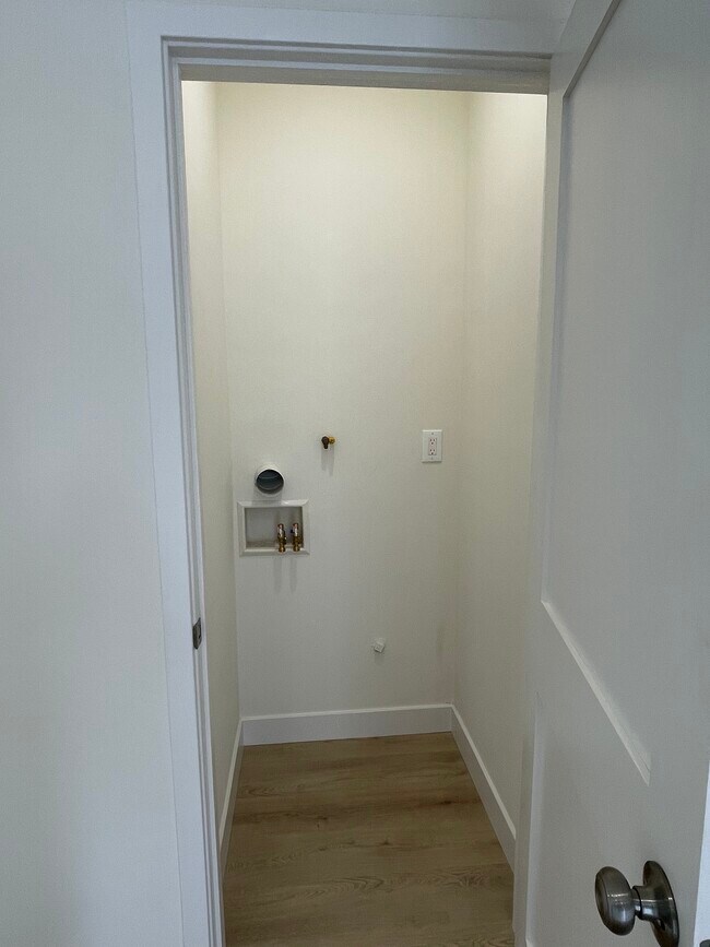 Foto del edificio - 14504 Condon Ave