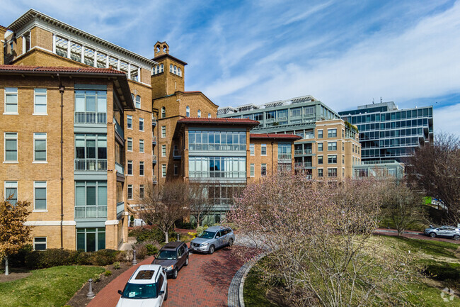 2425 L St NW - The Columbia Residences