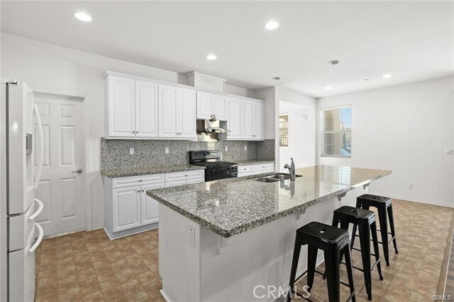 Building Photo - 6050 Rosewood Way