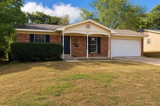 Building Photo - 4200 Brambleton Pl