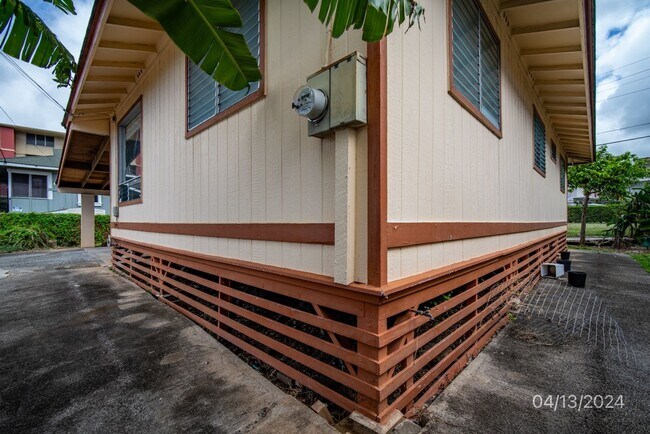 Building Photo - $3,500 / 3br - 991ft2 - Olona Lane, Upgrad...