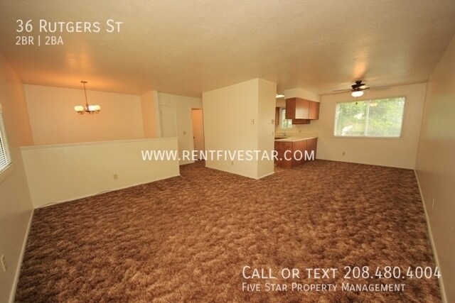 Building Photo - Spacious 2 Bedroom Apartment in University...