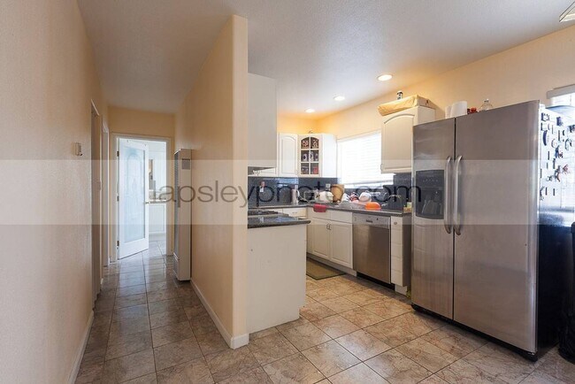 Foto del edificio - 499 Drake Ave