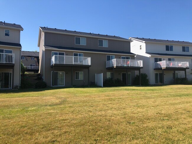 Building Photo - 1220 SW Selway Ln