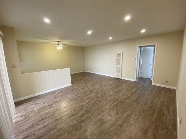 Foto del edificio - 241 E Alameda Ave