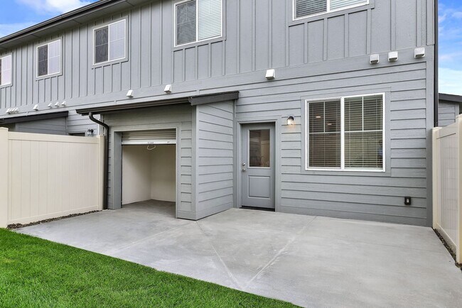 Building Photo - 4077 S Lone Pne Wy