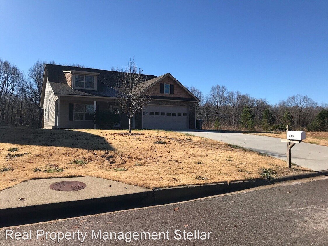 Primary Photo - 3 br, 2 bath House - 245 Highland Pointe D...
