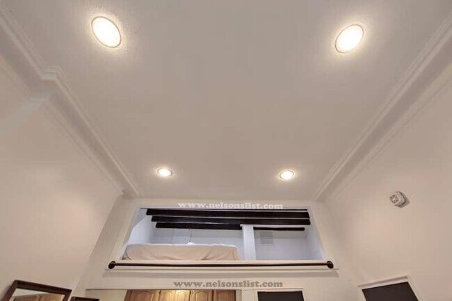 Building Photo - 533 3rd St.