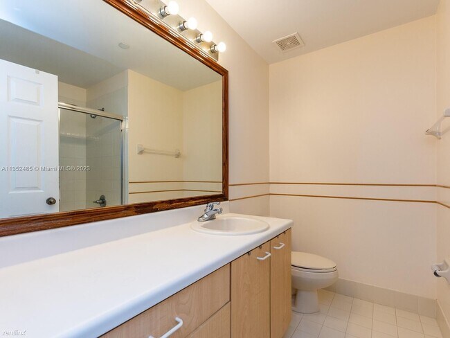 Building Photo - 3 br, 2.5 bath House - 4214 Vineyard Cir