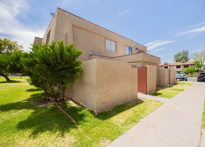 Primary Photo - 5045 N 40TH AVE, PHOENIX AZ