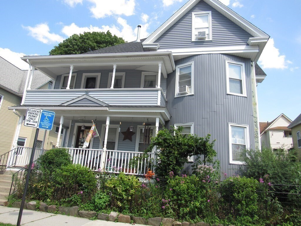 Primary Photo - 6 Berkshire St