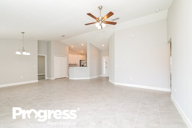 Building Photo - 427 Bloomfield Dr