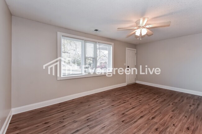 Foto del edificio - 5 Larkin Ct