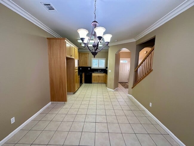 Building Photo - MOVE IN SPECIAL $500.00 0FF FIRST MONTH'S ...