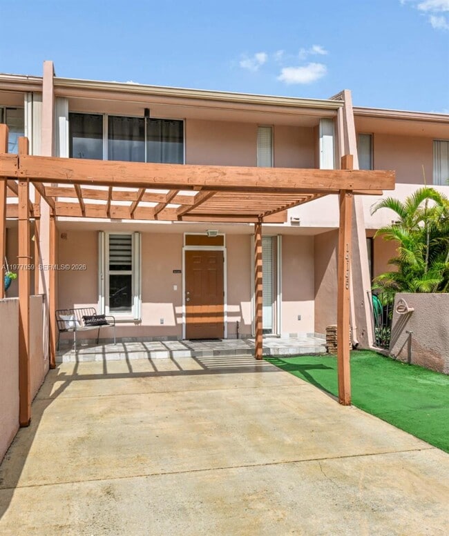 Foto del edificio - 14145 Kendale Lakes Cir