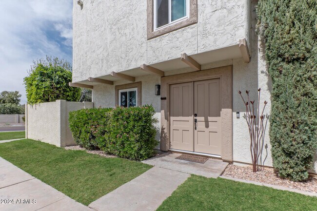 Building Photo - 7809 E Valley Vista Dr