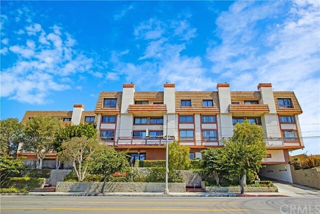 Primary Photo - 8828 Pershing Dr