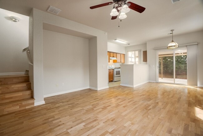 Building Photo - San Antonio Condos Gem!