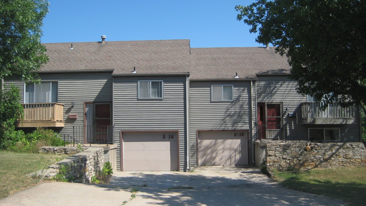 Primary Photo - 3214 E 112 Terrace