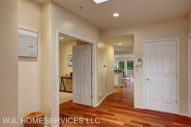 Building Photo - 3 br, 2 bath House - 319 4th Ave #201