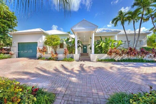 Foto del edificio - 621 N Mashta Dr