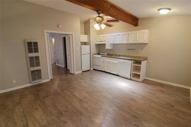 Building Photo - 300 Franklin Blvd