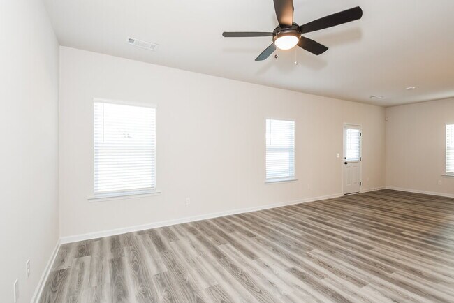 Building Photo - 409 Egret Ct