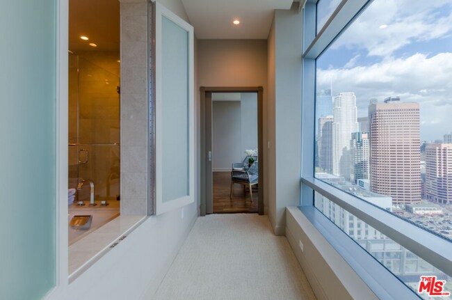 Foto del edificio - 900 W Olympic Blvd