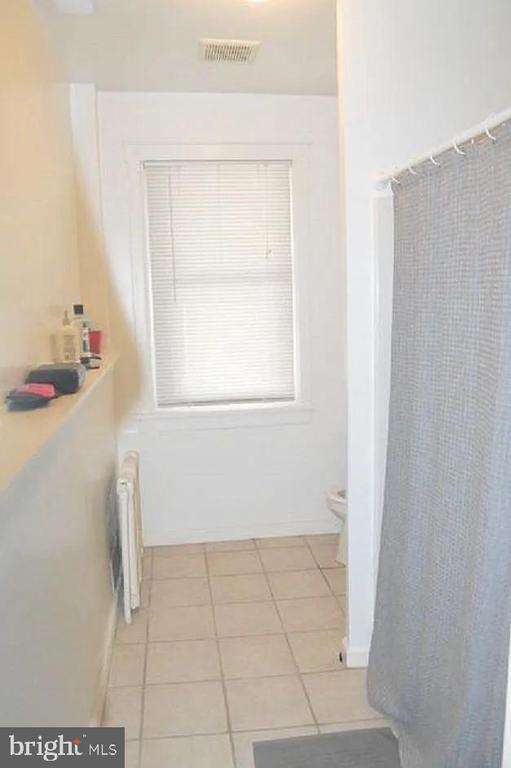 Building Photo - 129 W Miner St