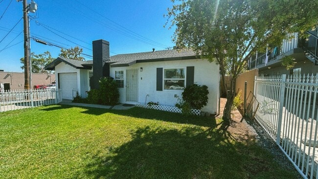 Building Photo - 2 Bedroom Home for Rent, Corona CA