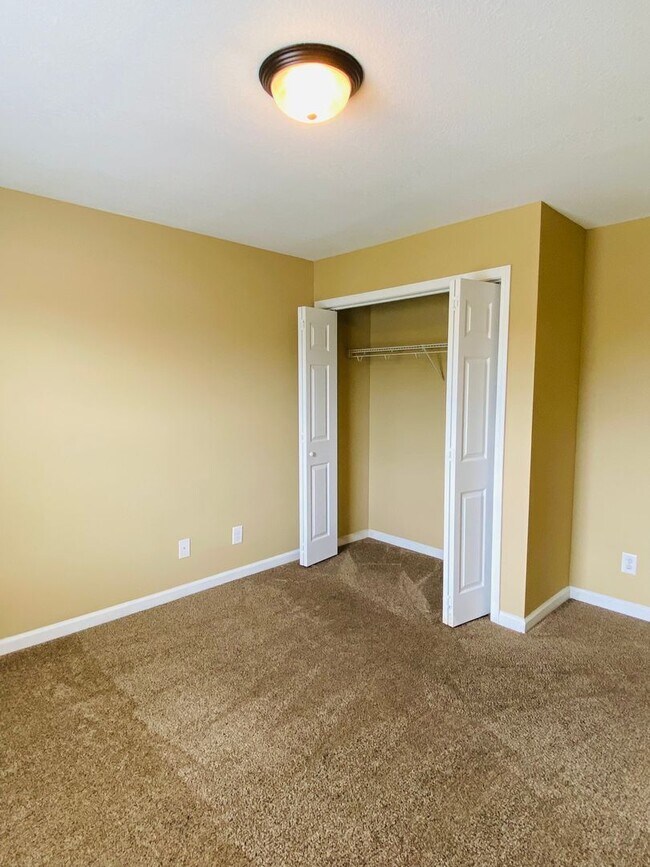Foto del edificio - Townhome for Rent with Garage!