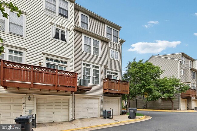 Foto del edificio - 8154 Skelton Cir