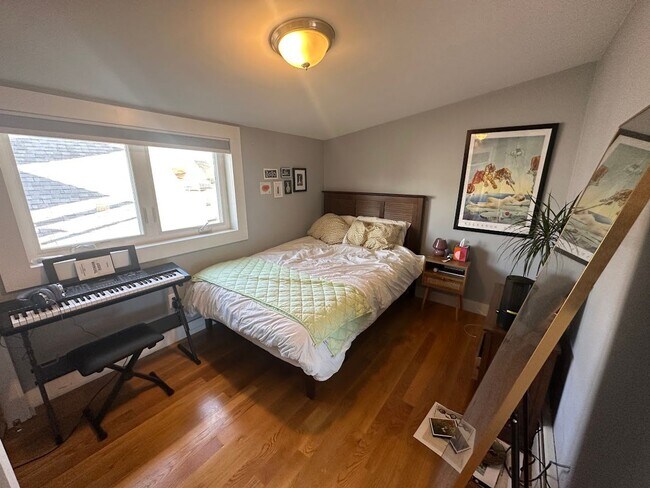 Foto del edificio - Somerville/Porter Square - 2 BR Apartment - 9/1/2026 -  NO FEE