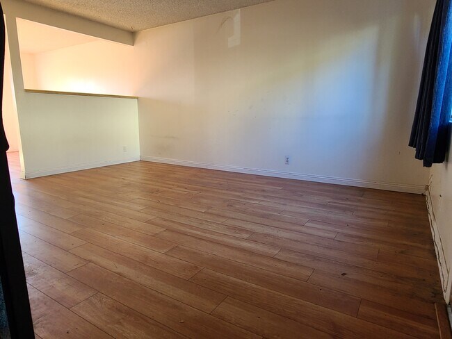 Foto del edificio - 318 N Nicholson Ave