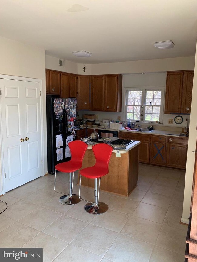 Building Photo - 1200 Dartmouth Rd