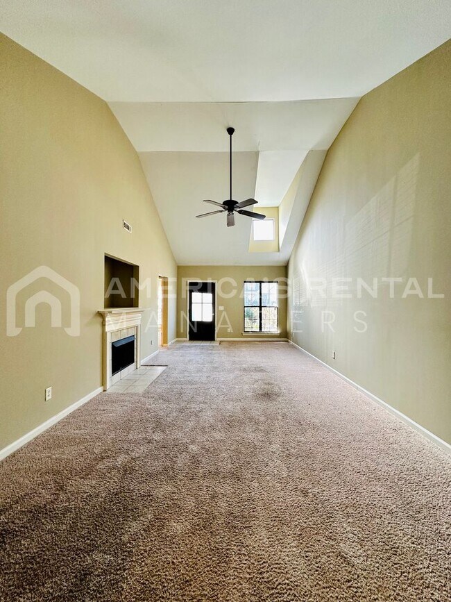 Foto del edificio - Home For Rent In Calera! AVAILABLE TO VIEW...