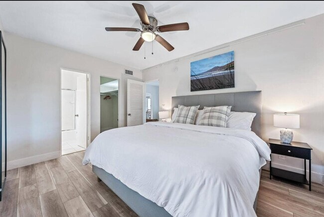 Building Photo - 320 Inlet Way