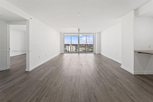 Foto del edificio - 1500 Bay Rd
