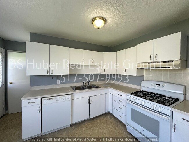Foto del edificio - 2920 Hillcrest Street Lansing, MI 48911