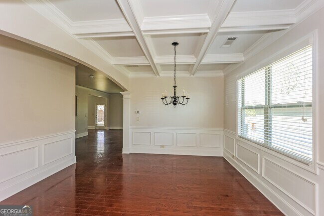 Building Photo - 561 Greyhound Ct