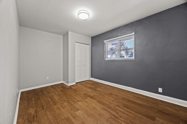 Dormitorio - 692 Smith St SW