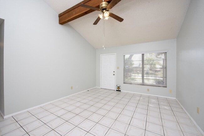 Foto del edificio - Cute 4/2 House In Buenaventura Lakes for Rent