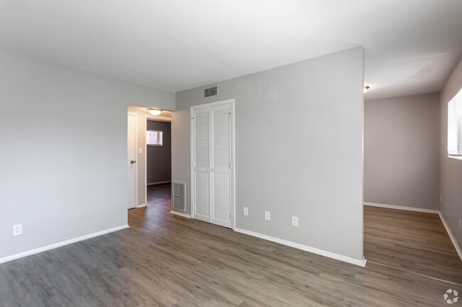 Building Photo - Pine Ridge Apartments