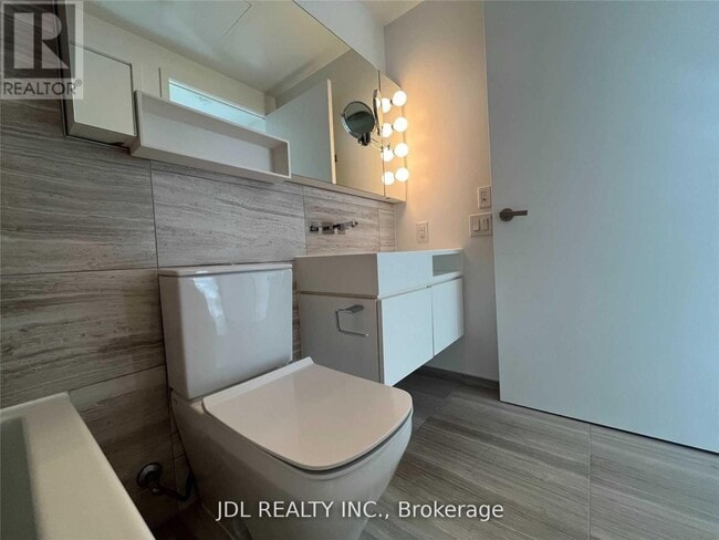 Building Photo - 45 Charles St E