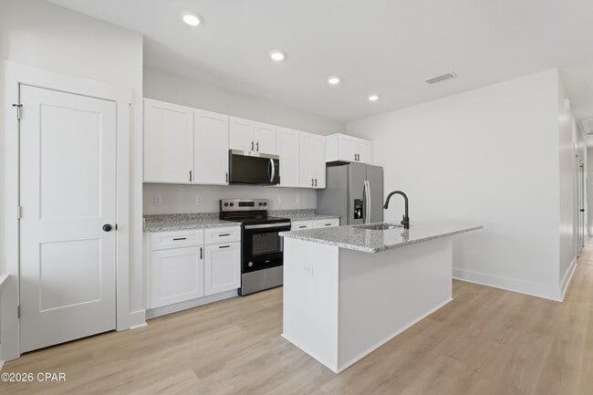 Building Photo - 2316 E 19th Pl